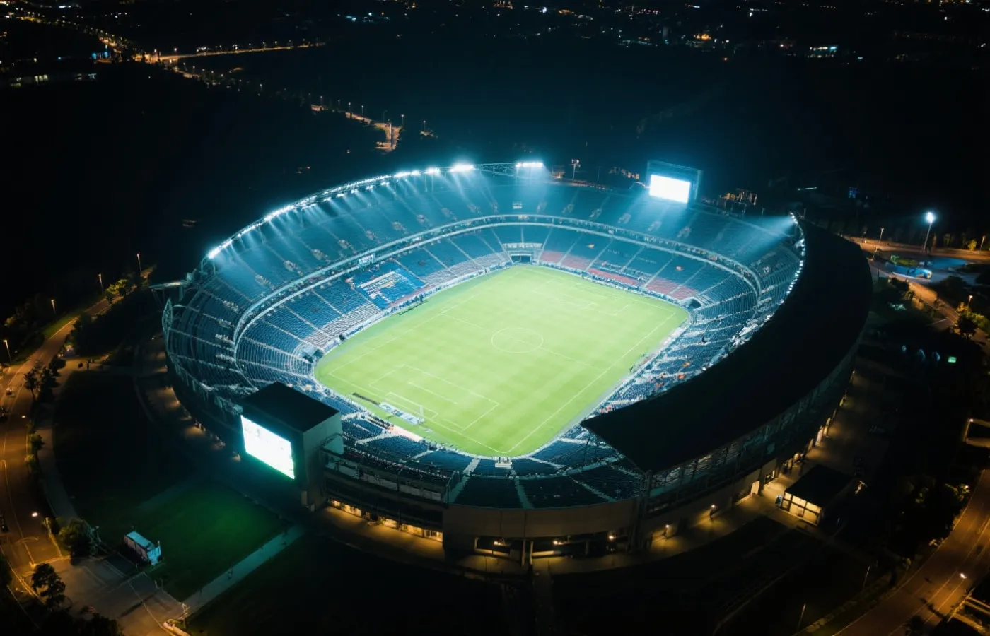 世界杯夜色球场航拍图